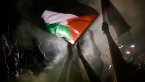 فيديو : مسيرات حاشدة حول العالم..بعضها مؤيد لإسرائيل والآخر للفلسطينيين