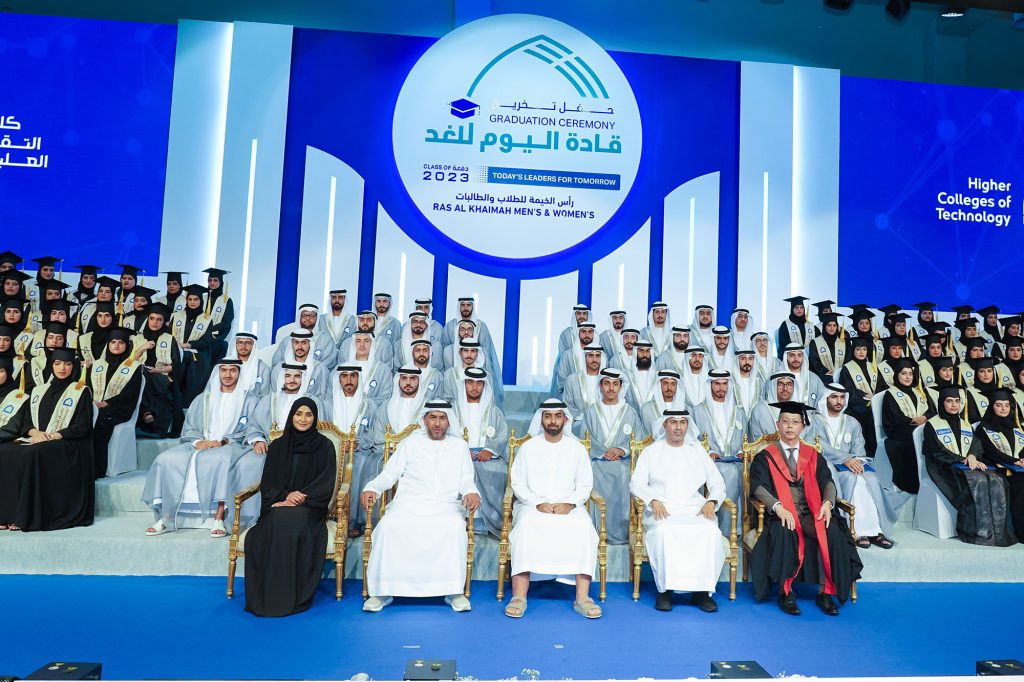 أحمد بن سعود يشهد تخريج دفعة “قادة اليوم للغد” من كليات التقنية العليا برأس الخيمة