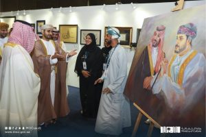 وزير الثقافة ونظيره العُماني يزوران «كتاب الرياض»