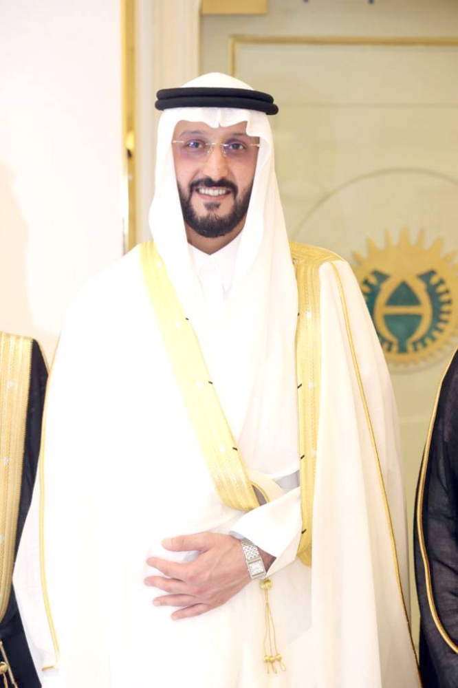 فهد بن مقرن يشرف عقد قران اليوسف والغامدي