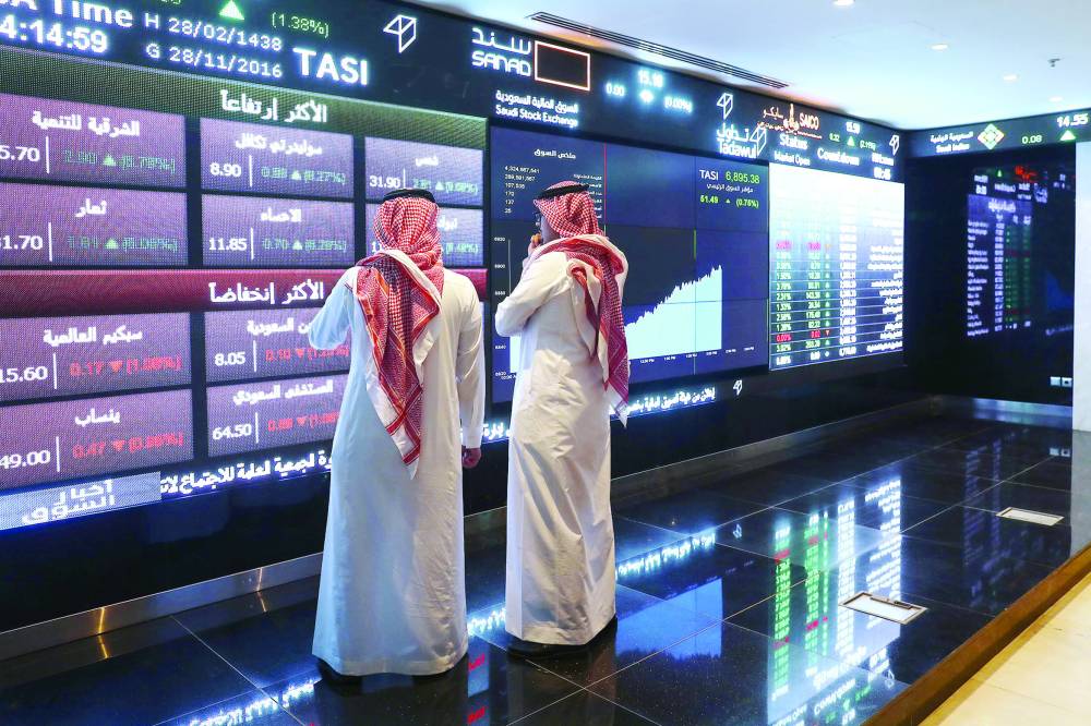 الضغوط البيعية تعمق خسائر الأسهم السعودية .. انخفضت 2.6 % وسط تقلبات حادة