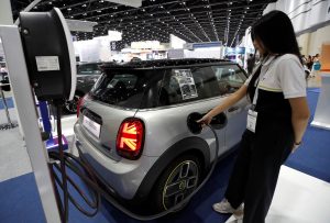 المستثمر في وحدة السيارت الكهربائية في “إيفرجراند” يوقف المدفوعات المالية