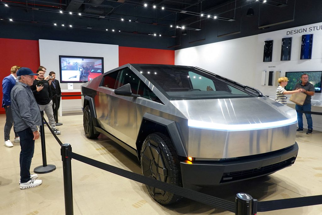 تسلا تلغي الحظر على إعادة بيع سايبر تراك