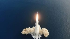 فيديو : شاهد: للمراقبة والاستطلاع.. كوريا الجنوبية تطلق بنجاح صاروخاً يحمل قمراً صناعياً