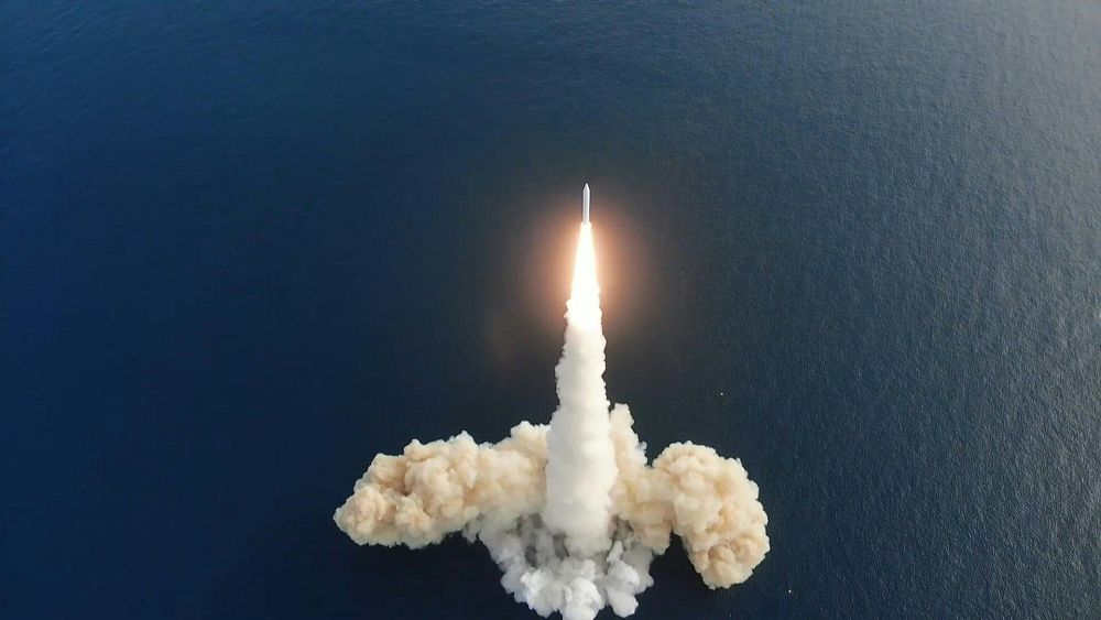 فيديو : شاهد: للمراقبة والاستطلاع.. كوريا الجنوبية تطلق بنجاح صاروخاً يحمل قمراً صناعياً