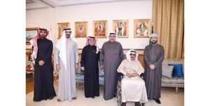 سفير البحرين استقبل رواد ديوانية السفارة