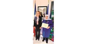 فرنسا تمنح د.سعاد عبدالوهاب وسام «السعفة الأكاديمية» برتبة فارس