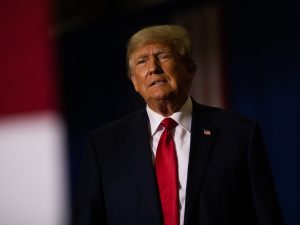 القضاء يواصل مطاردة ترامب.. ما تأثير ذلك على الانتخابات الرئاسية؟