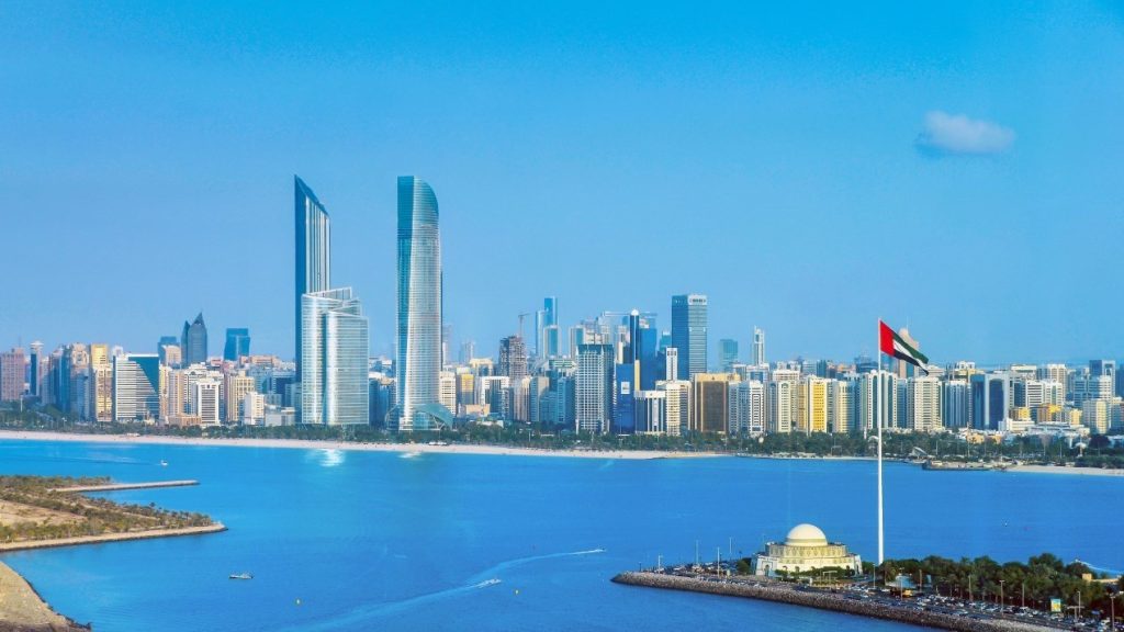 طقس الامارات غداً.. صحوا بوجه عام مع انخفاض تدريجي لدرجات الحرارة