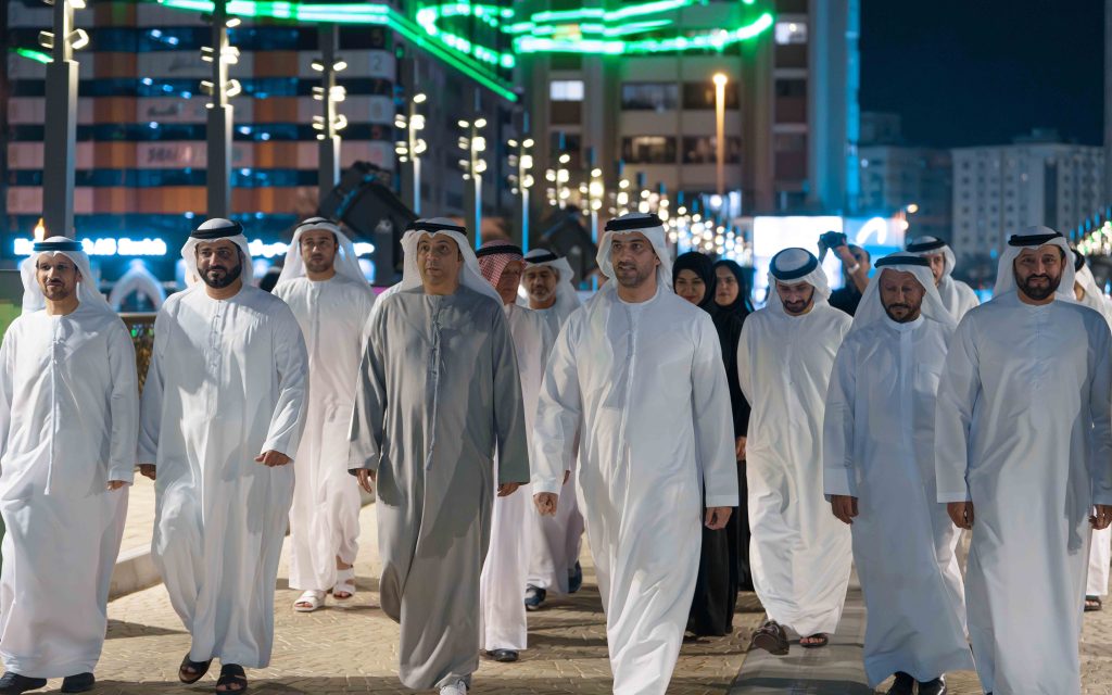 سلطان بن أحمد يفتتح مهرجان فعاليات الشارقة
