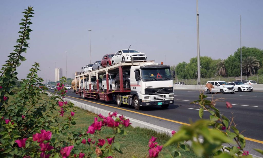 «طرق دبي» تعلن حظر حركة الشاحنات في بعض الطرق الداخلية لمحمية ند الشبا