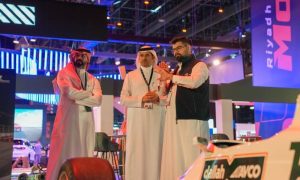 «السعودية ويليامز» تخطف أنظار زوار معرض الرياض للسيارات