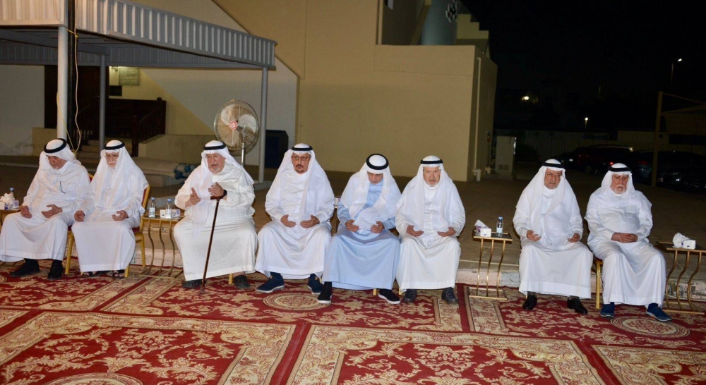 آل مدني يتقبلون التعازي في فقيدهم