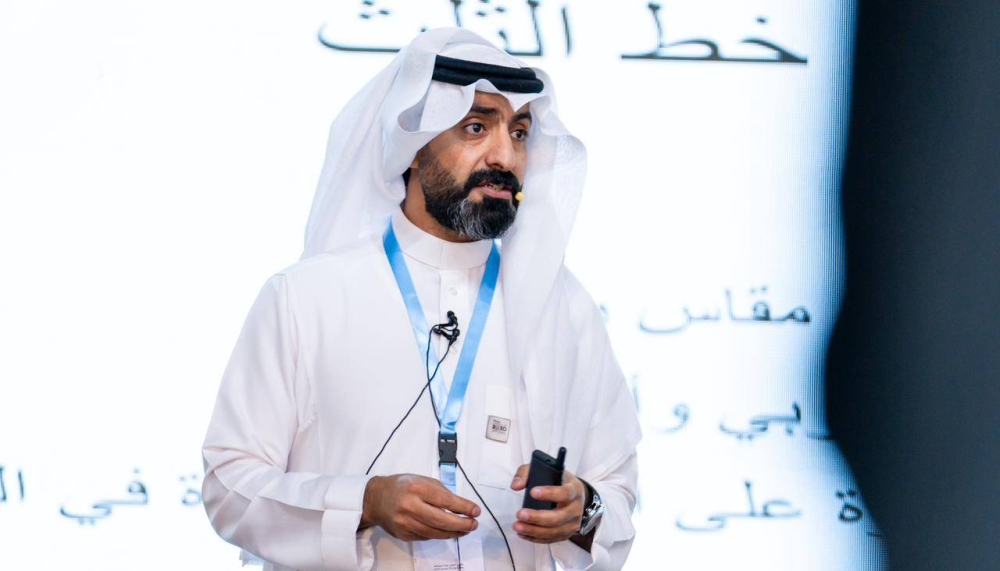الجعير يستعرض جماليات «خط الثلث» في «كتاب جدة»