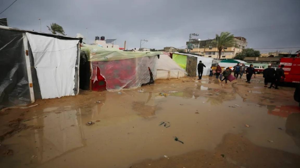 الأمطار تضاعف معاناة نازحي غزة.. ومخاوف من تفشي الأوبئة