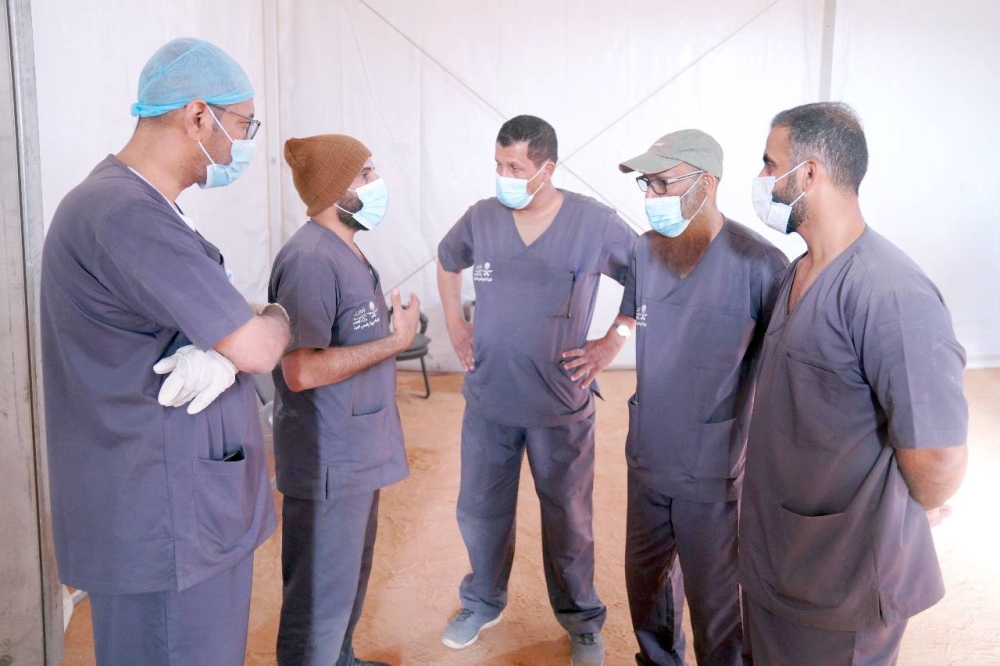 منع العبث وتجميل الإبل المشاركة في المهرجانات