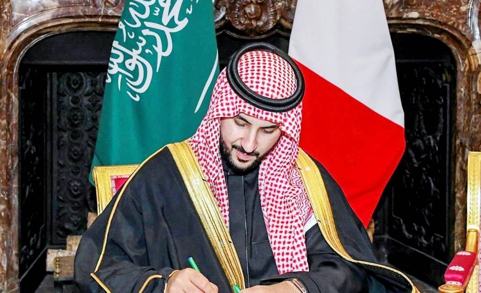 وزير الدفاع ووزير القوات الفرنسية يبحثان الأوضاع الإقليمية والدولية
