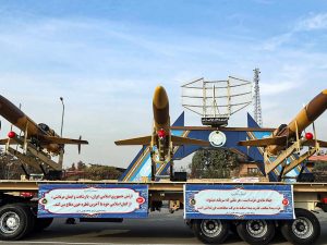 إيران تعزز دفاعاتها الجوية بمسيرات بعيدة المدى تحمل صواريخ