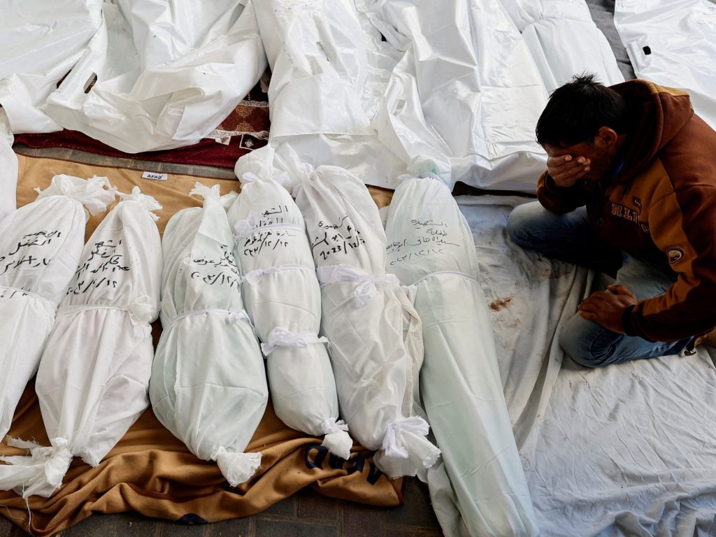 حكومة غزة تدعو لتحقيق دولي بشأن تنفيذ إسرائيل “إعدامات ميدانية”