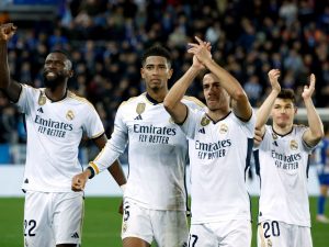 ريال مدريد يخطف فوزا قاتلا من ألافيس وينهي 2023 بصدارة الليغا