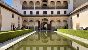 بعد قرون من وفاته.. لسان الدين بن الخطيب ينبعث في إبداعات المخرجين والأدباء