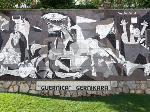 “يجب ألا يقبل العالم غرنيكا أخرى”.. تاريخ تضامن مدينة إسبانية مع غزة وفلسطين