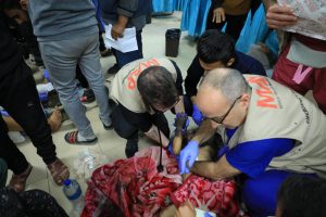 جراح بريطاني: أطباء غزة يلجؤون لبتر الأطراف خشية التلوث