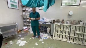 شاهد: في ظل شح الإمدادات وانسحاب الطواقم الطبية.. كارثة كبيرة تهدد مستشفى ناصر في خانيونس