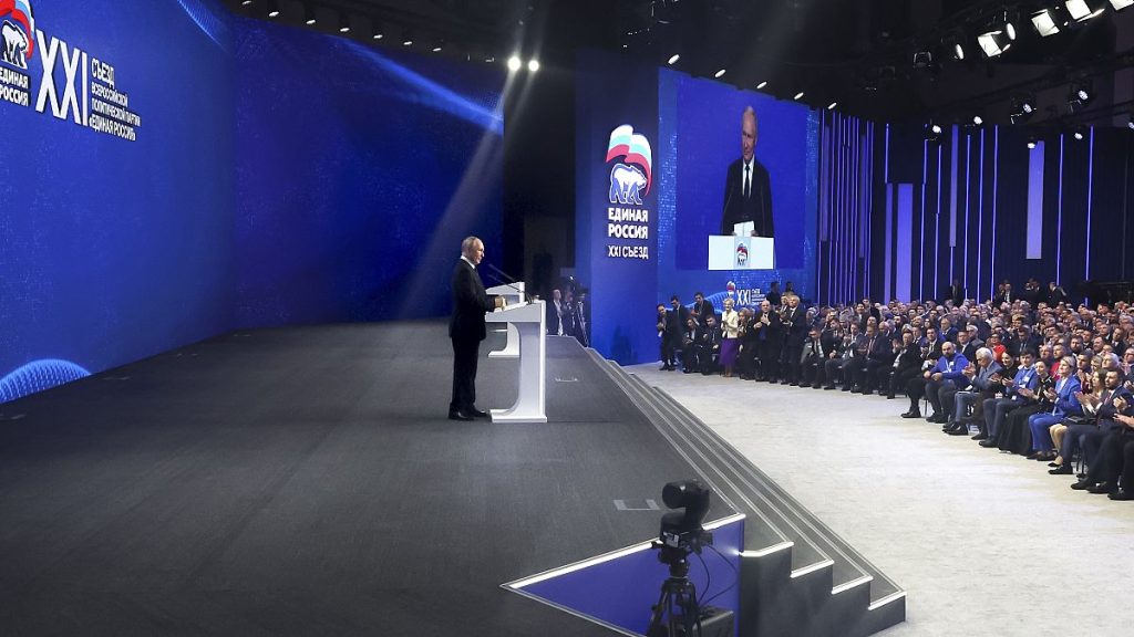 حزب بوتين يشكل جيشه الخاص “إسبانيولا” بحسب زعم أوكرانيا