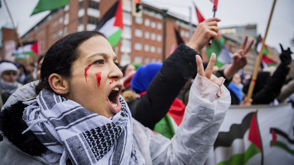 هل تسبح برلين ضد التيار؟ أغلبية الألمان يجدون أن ما تقوم به إسرائيل في غزة “لا مبرر له”