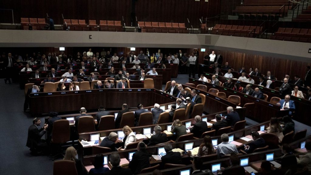 تقديم اقتراح في الكنيست.. هل تنجح الكتلة العربية بحجب الثقة من نتنياهو؟