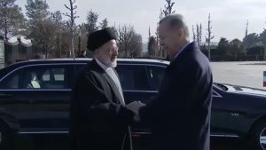 شاهد: الرئيس التركي رجب طيب أردوغان يستقبل نظيره الإيراني في أنقرة