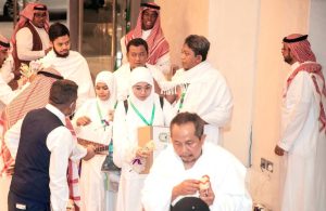 ضيوف خادم الحرمين في مكة لأداء العمرة