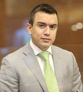 رئيس الإكوادور يعلن أن بلاده في حالة «نزاع داخلي مسلح»