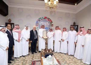 المنظمة العربية للسياحة تمنح الأمير عبدالله بن سعود وسام السياحة من الدرجة الأولى