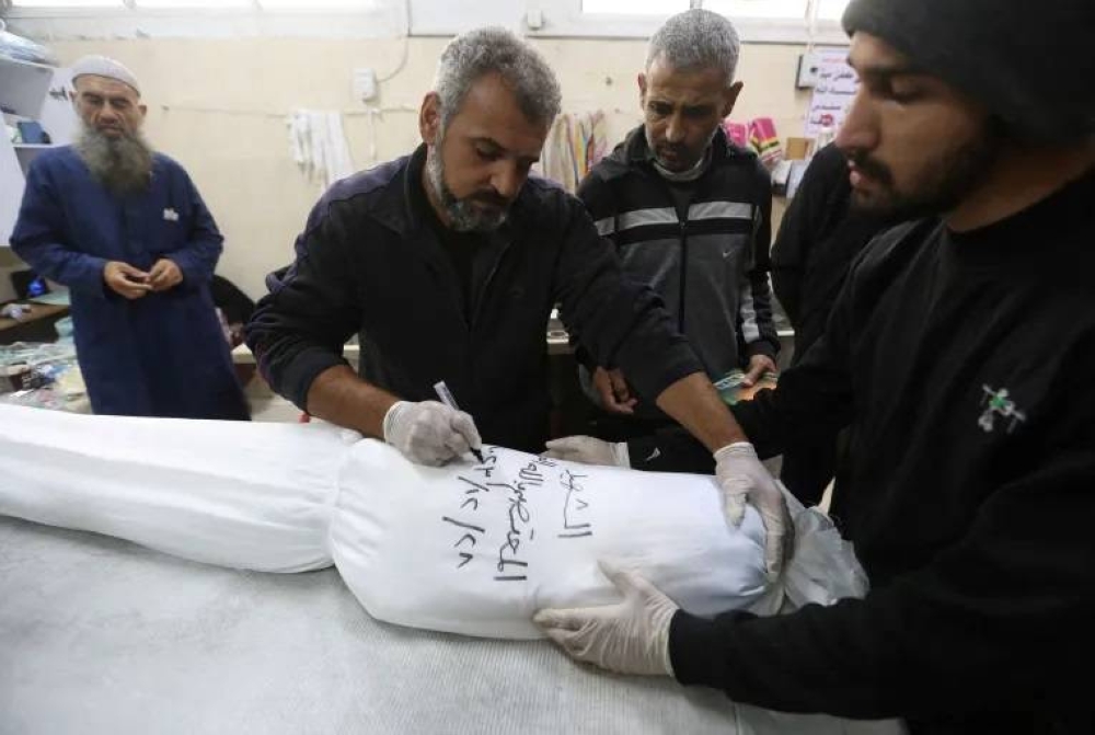 اعتقالات في الضفة الغربية.. و87 ألف قتيل وجريح في غزة