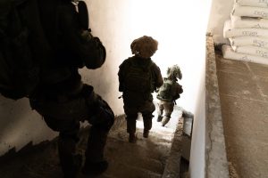 تفجيرات خان يونس تعيد إسرائيل إلى صدمة “طوفان الأقصى”