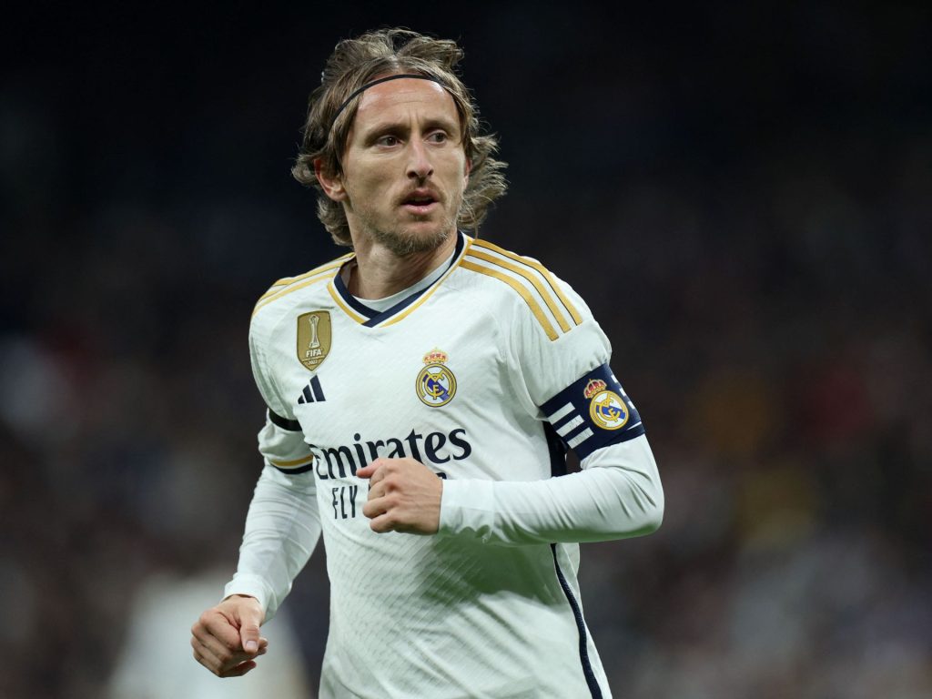 بطريقة غريبة.. سميوني يطلب من مودريتش الانتقال إلى أتلتيكو مدريد