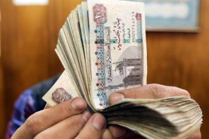هبوط الجنيه المصري.. لا تعافي يلوح في الأفق