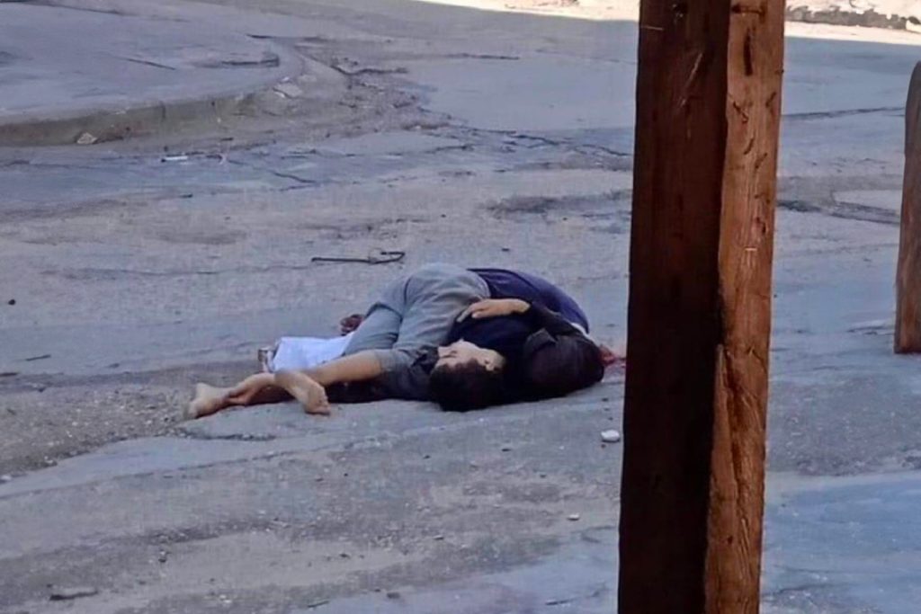 رغم إعطائهما “الأمان”.. تحقيق للجزيرة يتتبّع قنص إسرائيل لشقيقين نازحين بخان يونس
