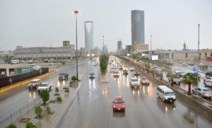 طقس الثلاثاء في المملكة.. سماء غائمة وسحب رعدية ممطرة ورياح نشطة