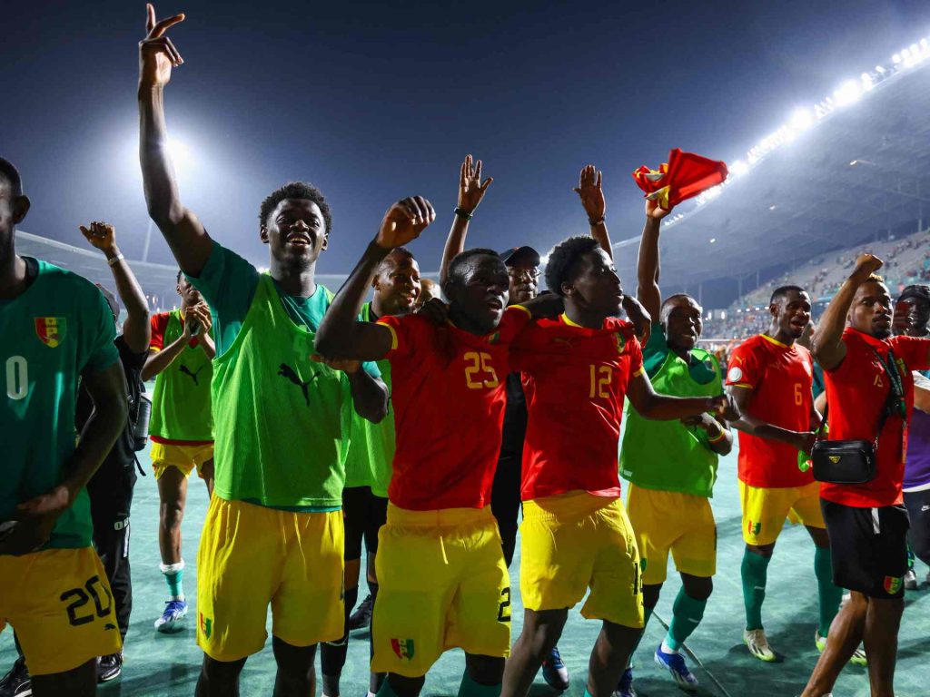غينيا تهزم غامبيا وتقترب من ثمن نهائي كأس أفريقيا
