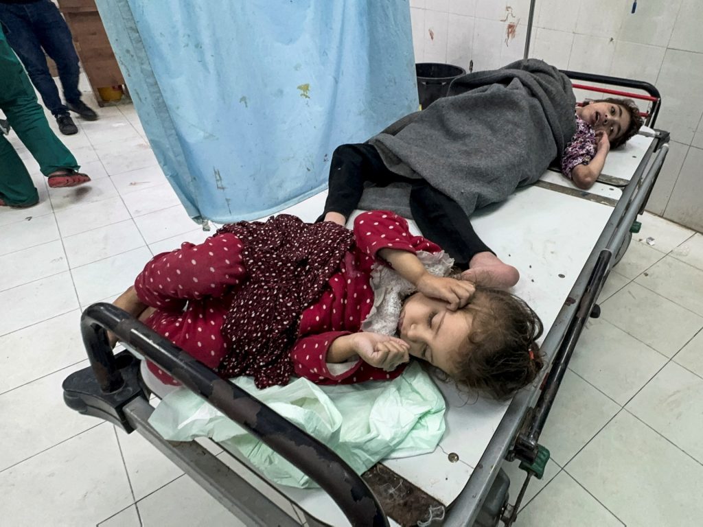 حكايات مؤلمة.. مشاهدات طبيبة أطفال بمستشفى في غزة