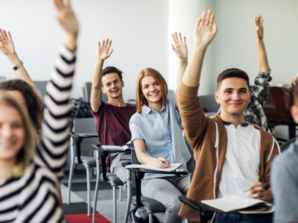 دراسة: التعليم يطيل عمر الإنسان