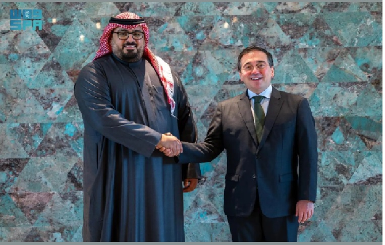 وزير الاقتصاد يبحث تعزيز العلاقات الثنائية مع وزير الخارجية الإسباني