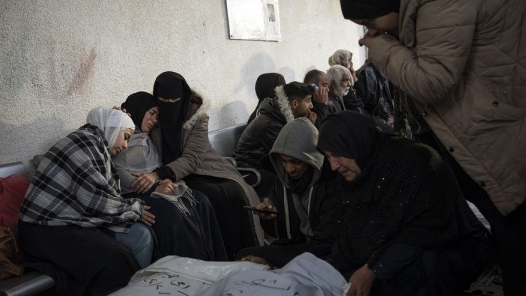 فيديو. شاهد: غارة إسرائيلية تقتل 4 فلسطينيين في رفح منهم رضيع في شهره الثالث
