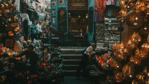 منع سائح فرنسي من دخول مصر بعد اتهامه بالاتجار بالبشر