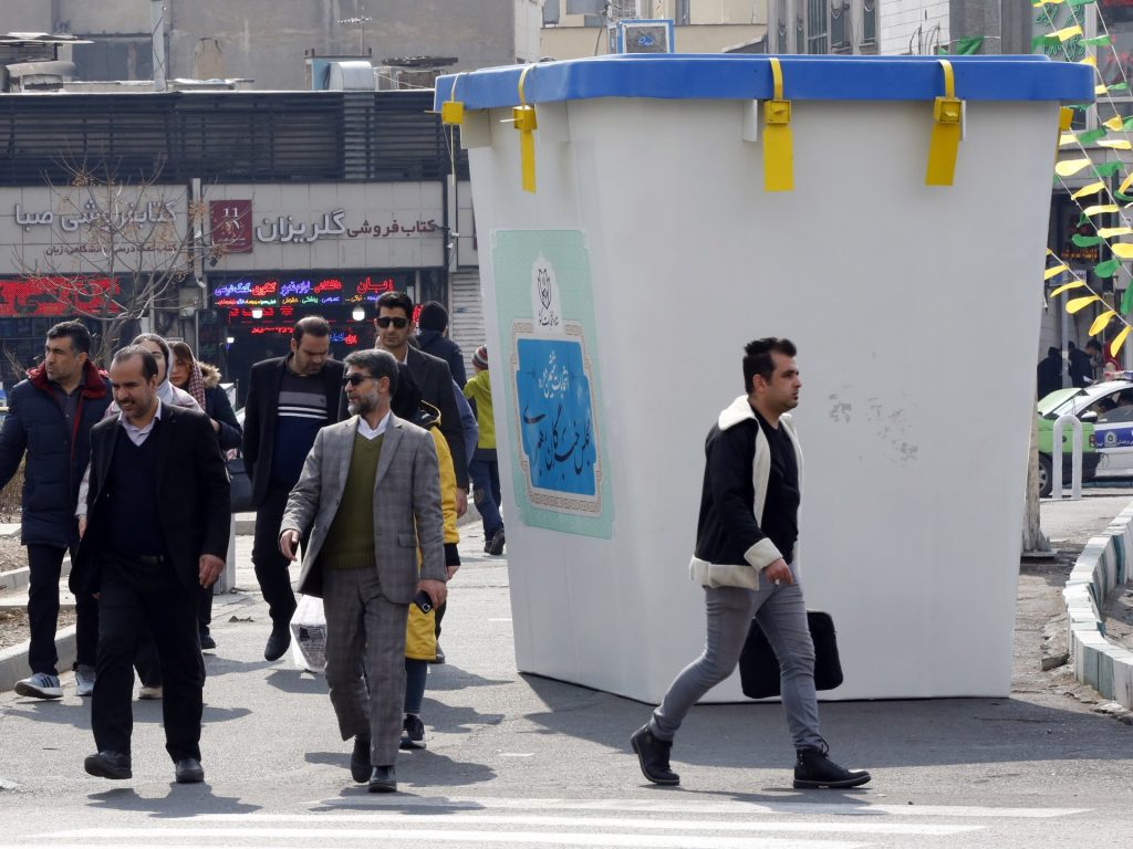 لماذا يتجه طيف من الإيرانيين للتصويت الاحتجاجي؟