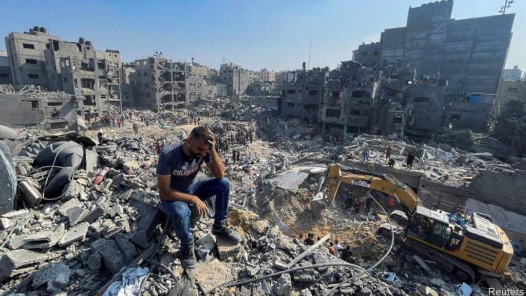 الاحتلال يوسع قصفه على رفح وتواصل المعارك بمدينتي غزة وخان يونس