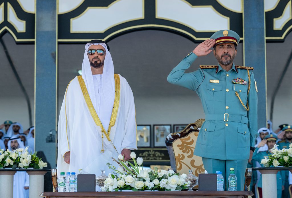 سيف بن زايد يشهد حفل تخريج كلية الشرطة